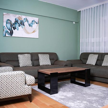 Prishtina Getaway Apartment Pristina Exterior photo